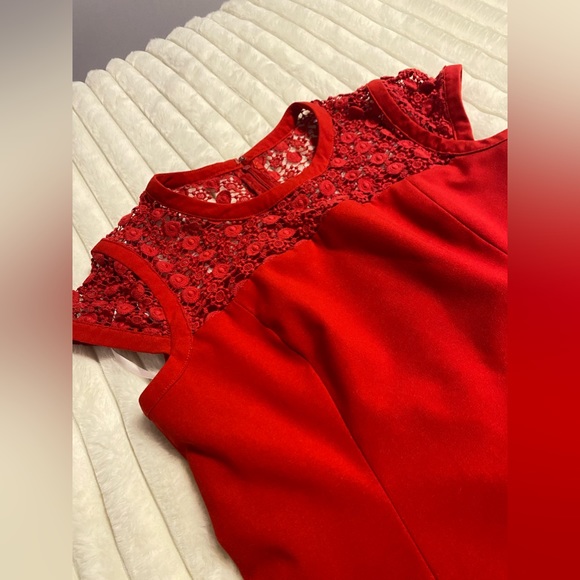 LADIES VIBRANT RED DRESS - Picture 3 of 4